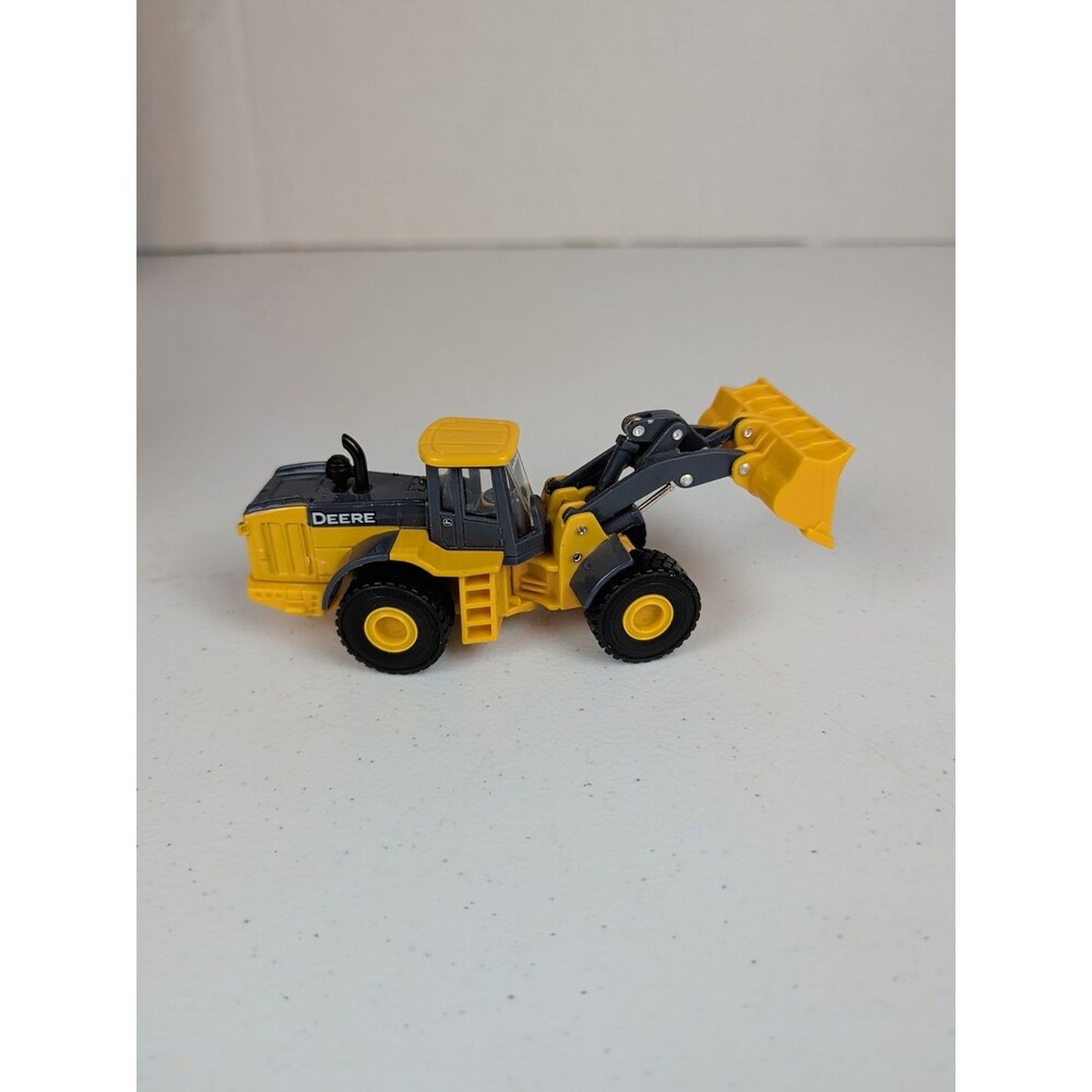 ERTL John Deere Wheel Loader  1/32 Yellow Gray Toy Figure TOMY 5 1/2"